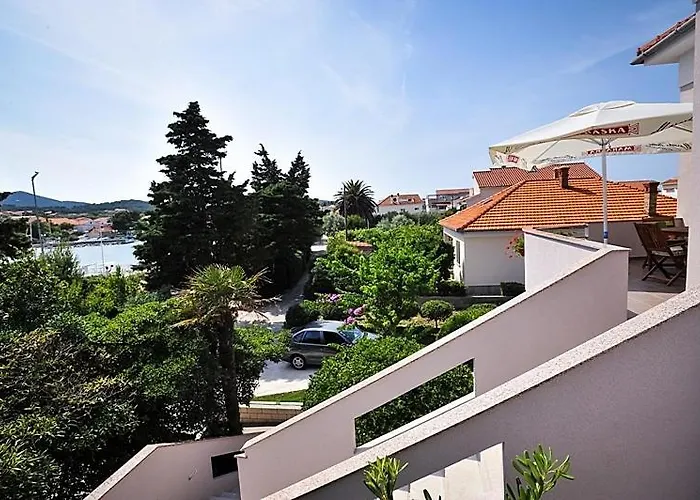 Апартаменты In With Sea View, Terrace, Air Conditioning, Wifi 3617-2 Poljana (Ugljan)